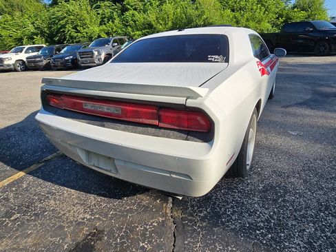 Used 2014 Dodge Challenger R/T RWD image 7