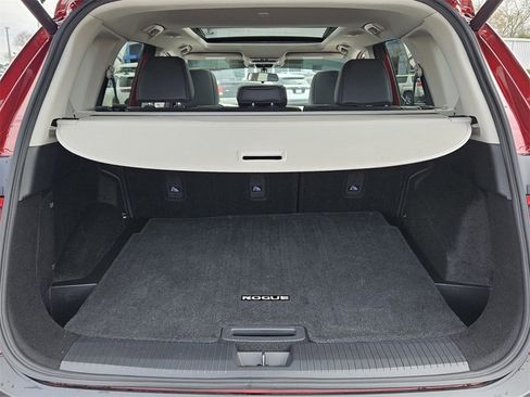 Used 2023 Nissan Rogue SV w/ SV Premium B Package image 10
