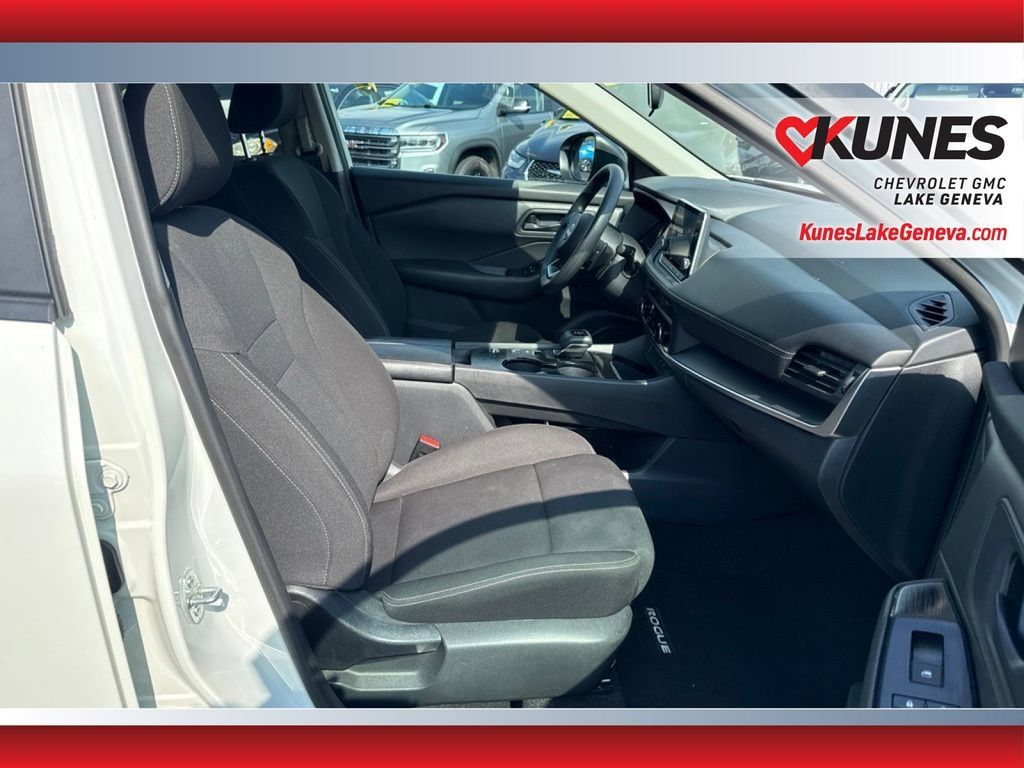 Used 2024 Nissan Rogue S FWD image 20