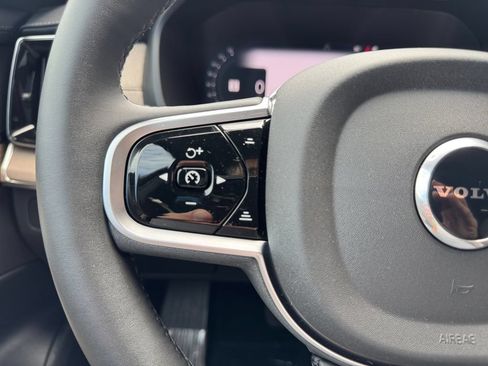 Certified 2025 Volvo XC90 B5 Core AWD/4WD image 17