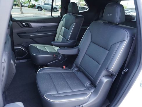 New 2026 Buick Enclave Sport Touring image 9