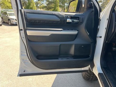 Used 2015 Toyota Tundra Platinum image 27