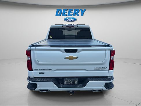 Used 2022 Chevrolet Silverado 1500 High Country w/ Technology Package AWD/4WD image 7