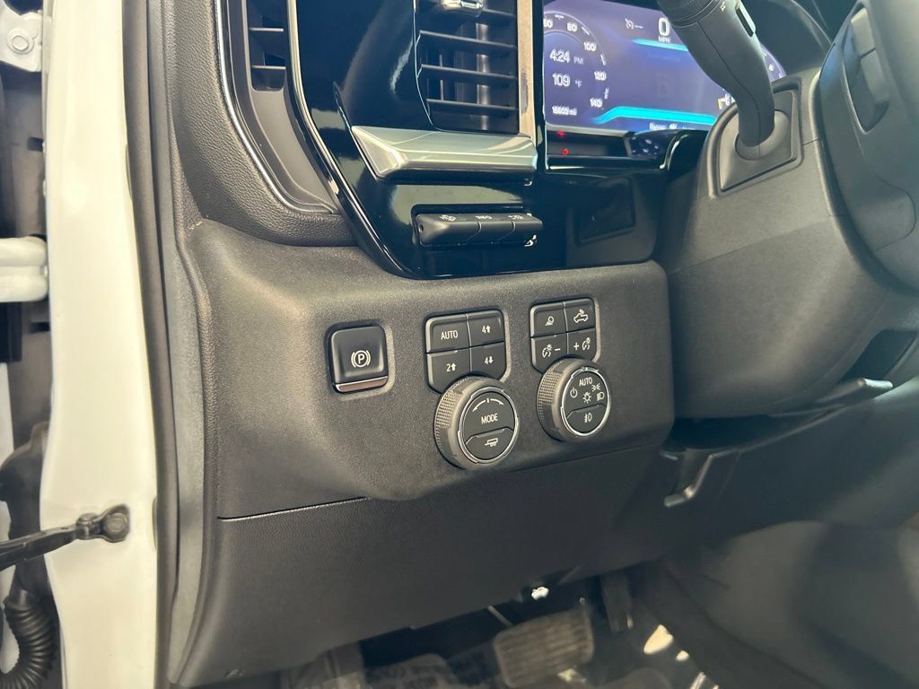 Used 2026 Chevrolet Silverado 3500 High Country w/ Technology Package AWD/4WD image 56
