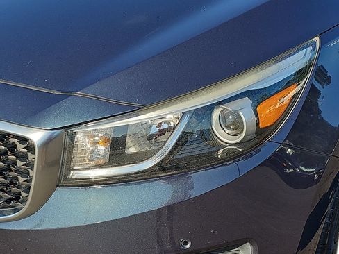 Used 2017 Kia Sedona LX w/ LX Essentials Premium Package FWD image 30