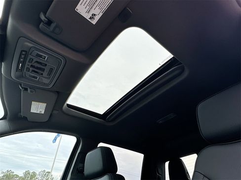 New 2026 GMC Sierra 3500 Denali w/ Denali Reserve Package image 11