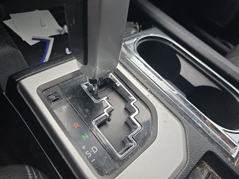 Used 2016 Toyota Tundra SR5 image 28