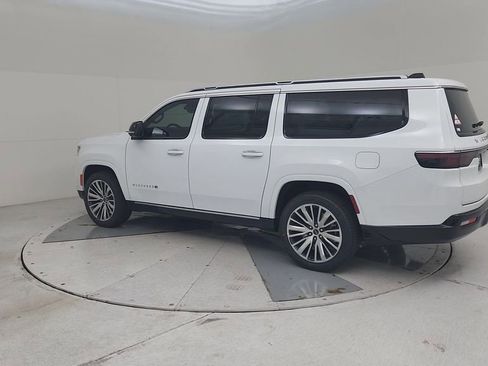 New 2025 Jeep Wagoneer L Series II image 10