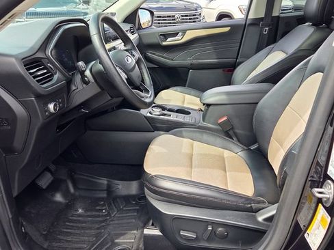 Used 2021 Ford Escape Titanium w/ Titanium Elite Package AWD/4WD image 5
