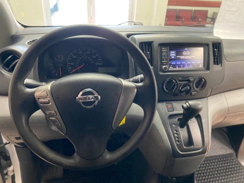 Used 2020 Nissan NV200 S image 31