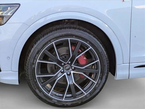 Used 2023 Audi Q8 Prestige image 9