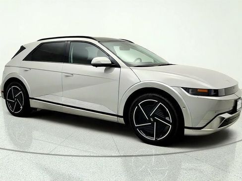 Used 2025 Hyundai Ioniq 5 Limited AWD/4WD image 3