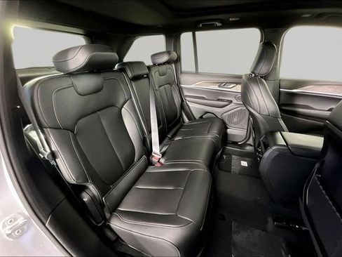 New 2026 Jeep Grand Cherokee Limited w/ Limited Altitude Package AWD/4WD image 11