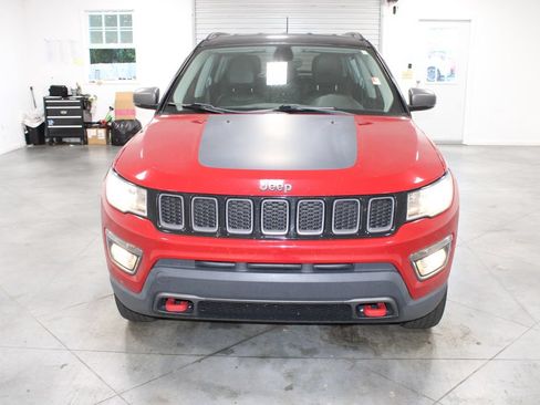 Used 2018 Jeep Compass Trailhawk w/ Leather Interior Group AWD/4WD image 3