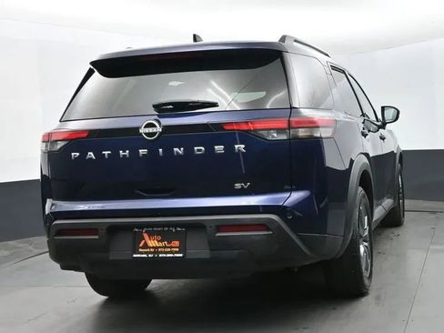 Used 2024 Nissan Pathfinder SV FWD image 8