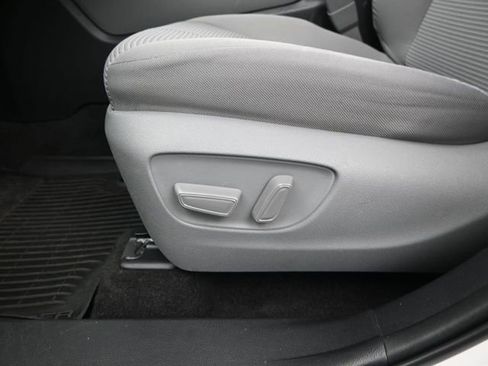 Used 2023 Toyota Highlander LE image 13