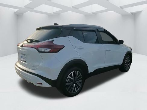 Used 2024 Nissan Kicks SV image 5