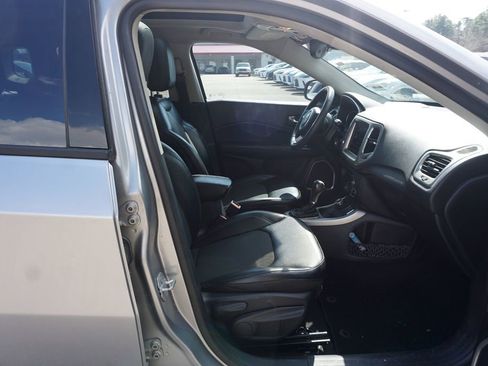 Used 2018 Jeep Compass Latitude w/ Popular Equipment Group image 16