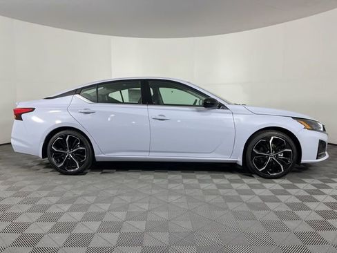 New 2025 Nissan Altima 2.5 SR w/ SR Premium Package image 11