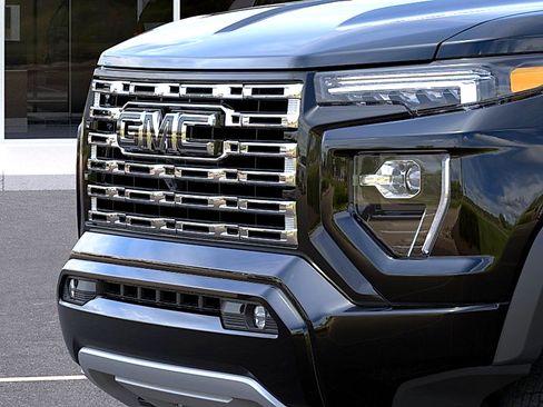 New 2026 GMC Canyon Denali w/ LPO, Denali Black Edition AWD/4WD image 13
