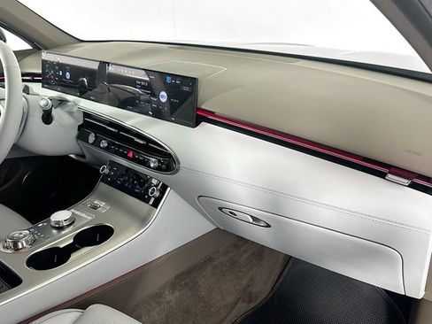 Certified 2026 Genesis GV70 2.5T Advanced AWD/4WD image 27