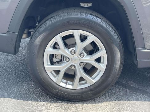 Used 2023 Jeep Grand Cherokee Limited RWD image 7