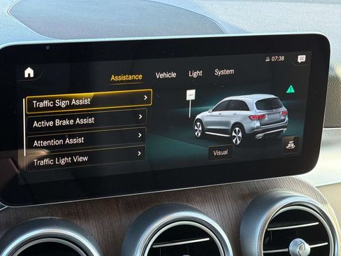 Used 2020 Mercedes-Benz GLC 300 4MATIC image 22
