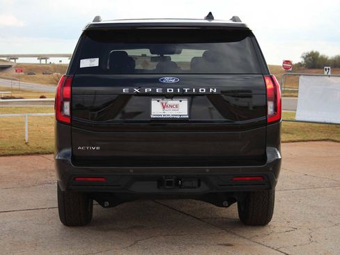 New 2025 Ford Expedition Active image 7