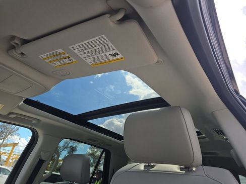 Used 2025 Ford Expedition Active image 5