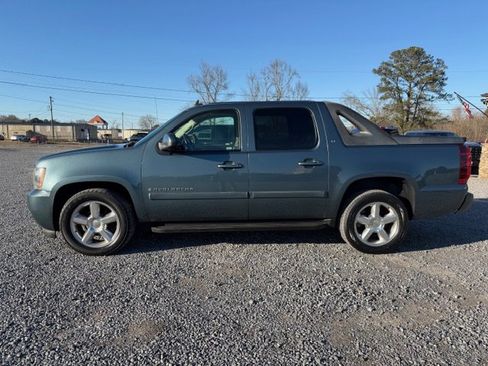 Used 2009 Chevrolet Avalanche LT w/ Luxury Package image 4
