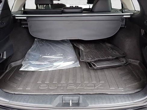 Used 2019 Subaru Outback 3.6R Limited AWD/4WD image 8
