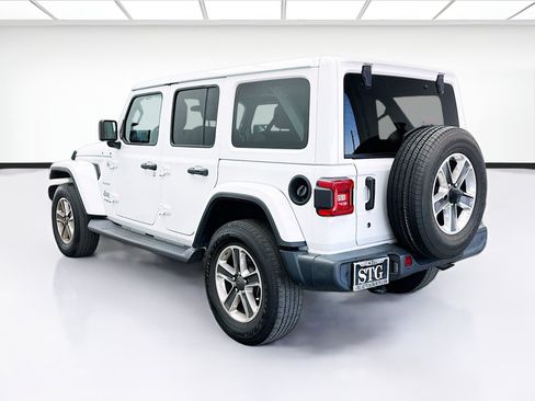Used 2018 Jeep Wrangler Unlimited Sahara w/ Dual Top Group AWD/4WD image 6