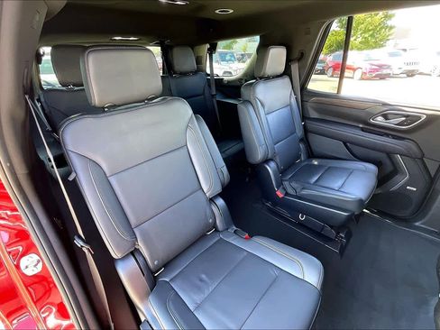 Used 2021 Chevrolet Tahoe LT w/ Luxury Package image 17