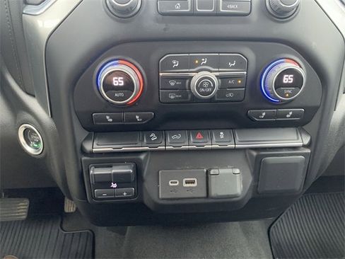 Used 2022 Chevrolet Silverado 2500 LT w/ Convenience Package image 17