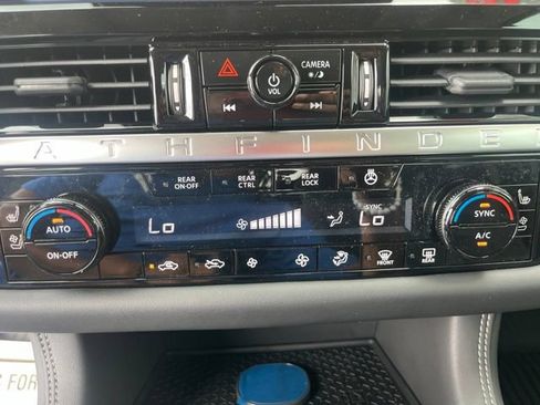 New 2026 Nissan Pathfinder Platinum FWD image 17