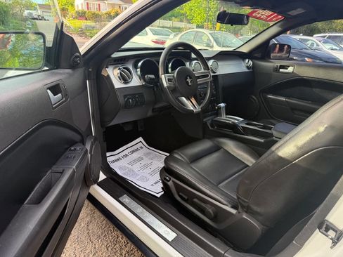 Used 2008 Ford Mustang Premium RWD image 12