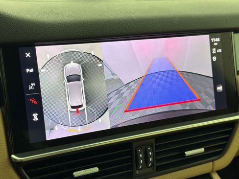 Certified 2022 Porsche Cayenne AWD/4WD image 24