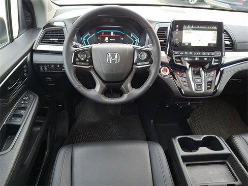 Certified 2023 Honda Odyssey Touring image 12