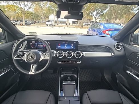 Used 2025 Mercedes-Benz GLB 250 GLB 250 4MATIC w/ Exclusive Package image 29