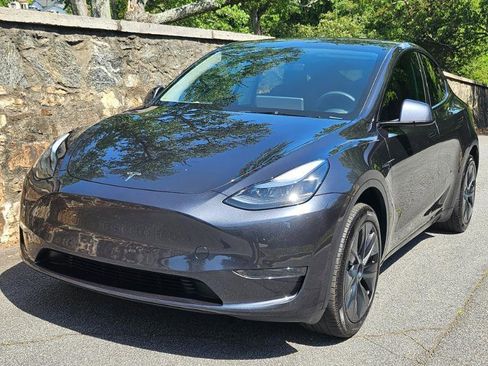 Used 2025 Tesla Model Y Long Range RWD image 14