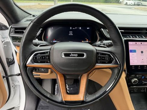 Used 2024 Jeep Grand Cherokee L Summit AWD/4WD image 16