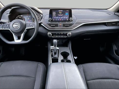 Certified 2025 Nissan Altima 2.5 SV FWD image 15