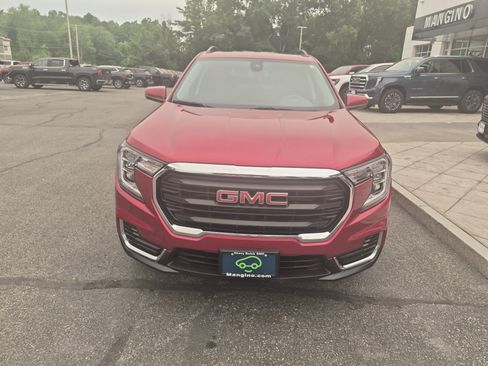 Used 2023 GMC Terrain SLE w/ Driver Convenience Package AWD/4WD image 9