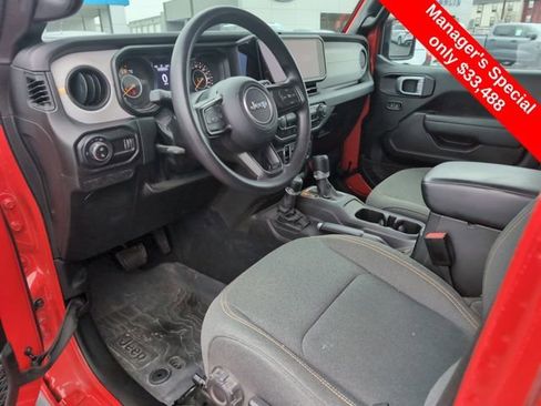 Used 2024 Jeep Gladiator Sport image 13