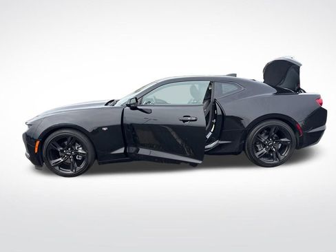 Used 2023 Chevrolet Camaro LT w/ Technology Package image 15