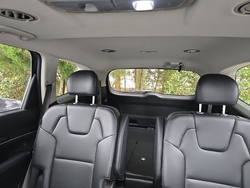 Certified 2025 Kia Telluride S image 10