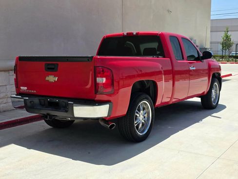 Used 2010 Chevrolet Silverado 1500 W/T RWD image 3