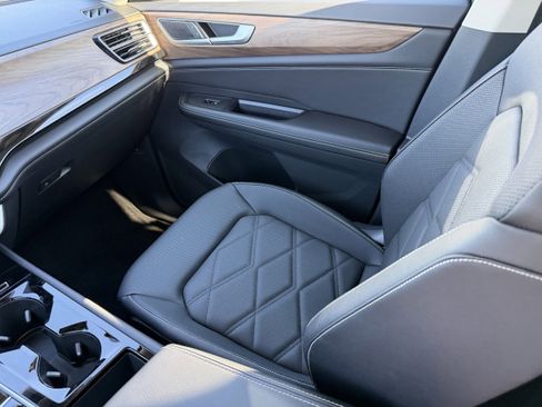 New 2026 Volkswagen Atlas SE image 15