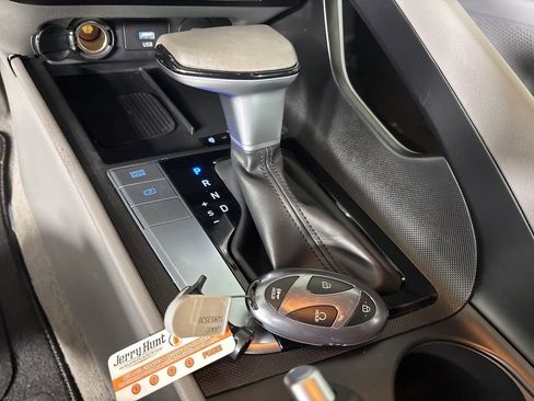 Used 2025 Hyundai Elantra Sport image 18