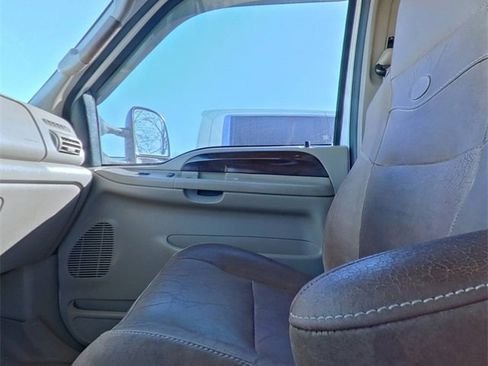Used 2005 Ford F350 Lariat image 24